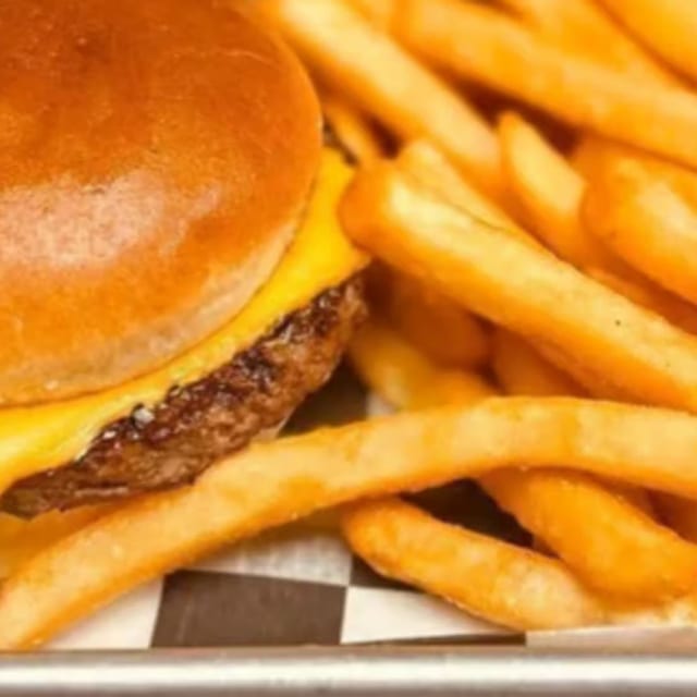 Kids Cheeseburger.